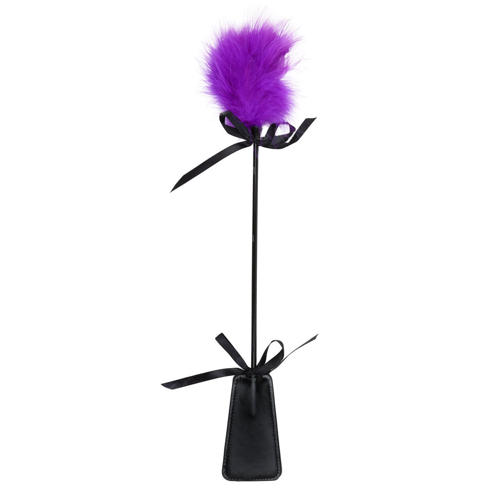 Be Bondage Cravache Plumeau avec Noeuds Violet Vue de Face