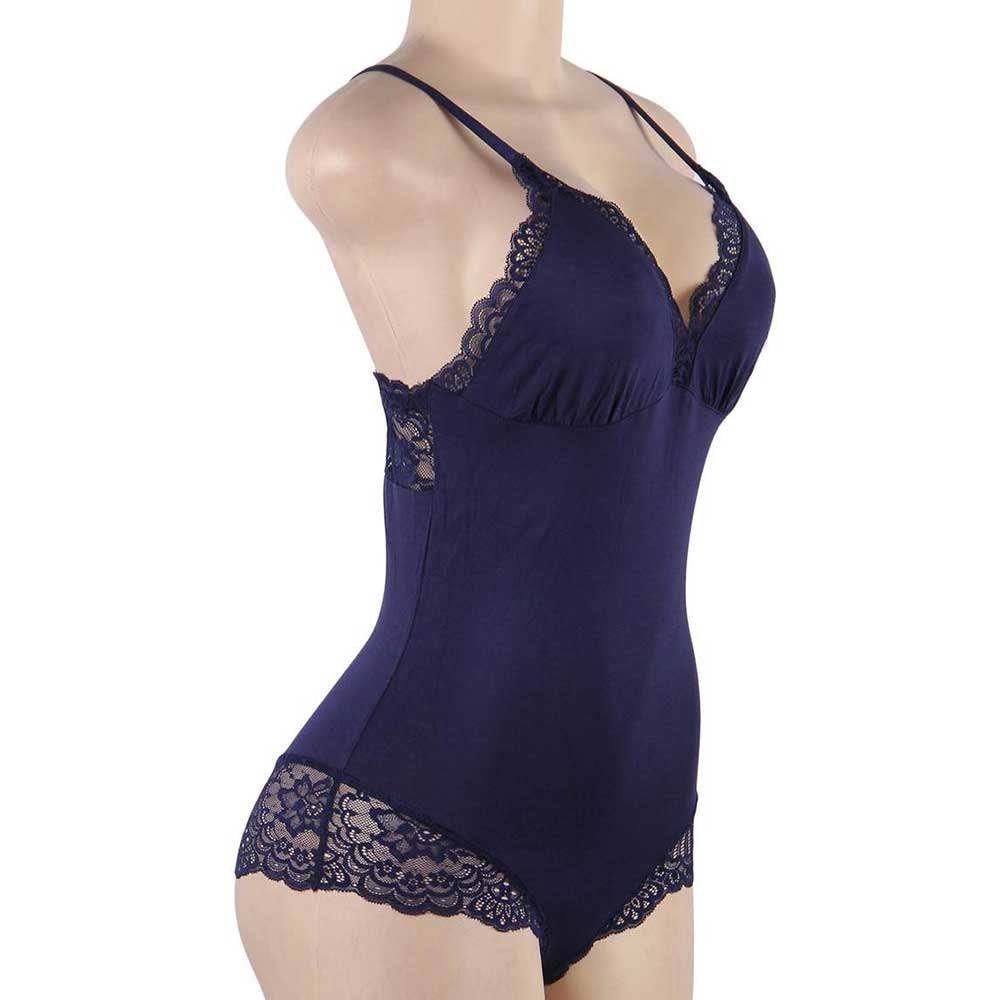 Body Charming- sensual lingerie- noir en dentelle- queensize - porté vue de face