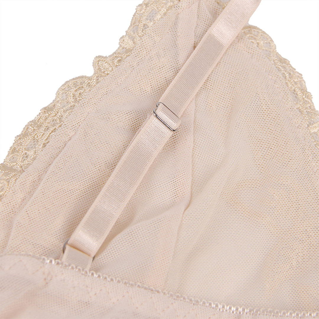 Bretelle de la nuisette ouverte babydoll line