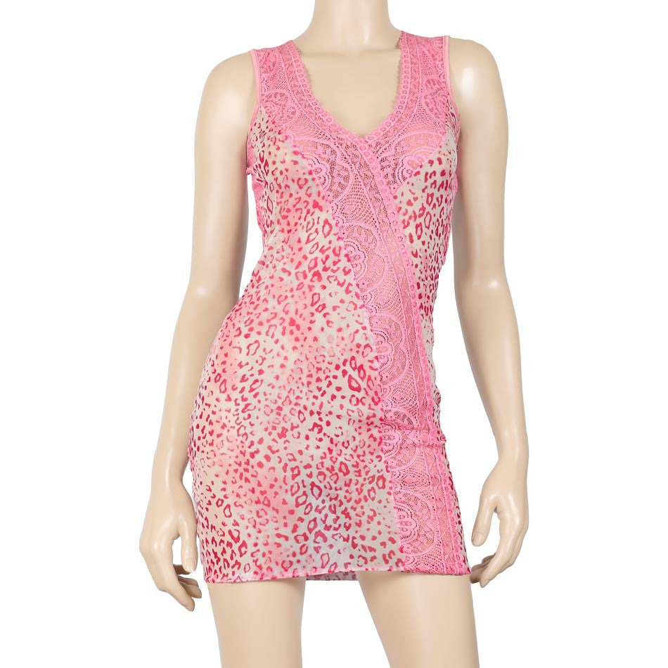 robe imprimé tulle Zola Out X porté de face couleur rose