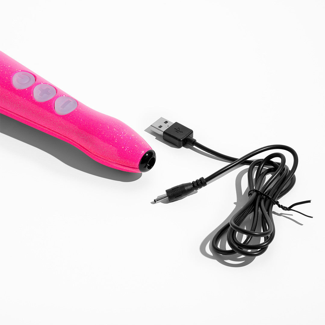 Stimulateur Clitoridien Die Cast - 3R - Rechargeable - Doxy - couelur rose - vue chargeur