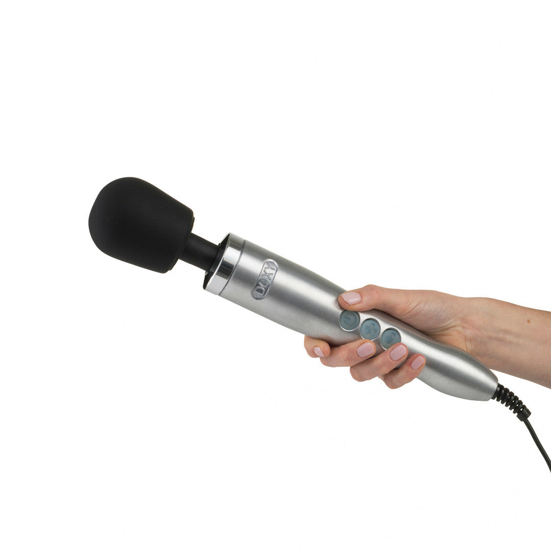 Stimulateur Clitoridien Puissant Doxy Métal - Doxy - argent vue main