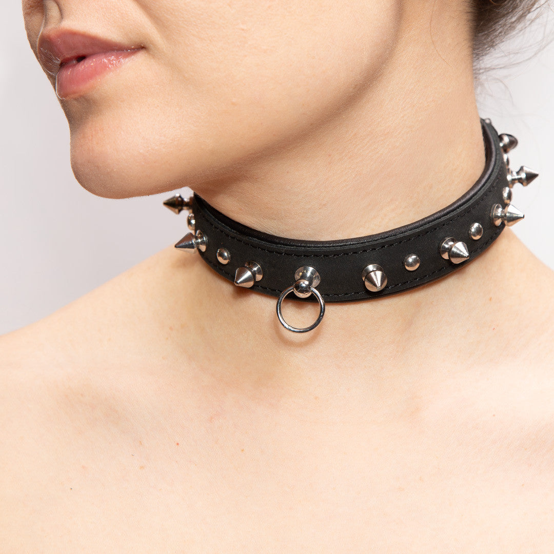 Collier Cuir Piques et Rivets Noir