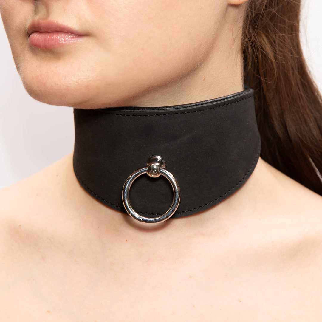 Collier Cuir Large Anneau Noir