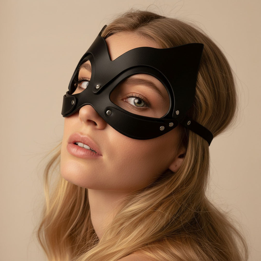 Masque à oreilles de chat vu de face