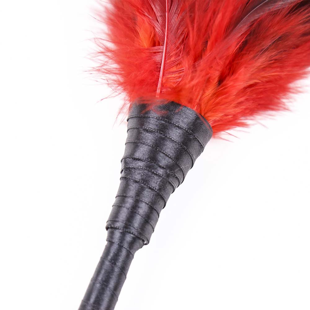 Be Bondage Plumeau Bicolore à Caresses Sensuelles 35 cm Manche Noir Zoom 2
