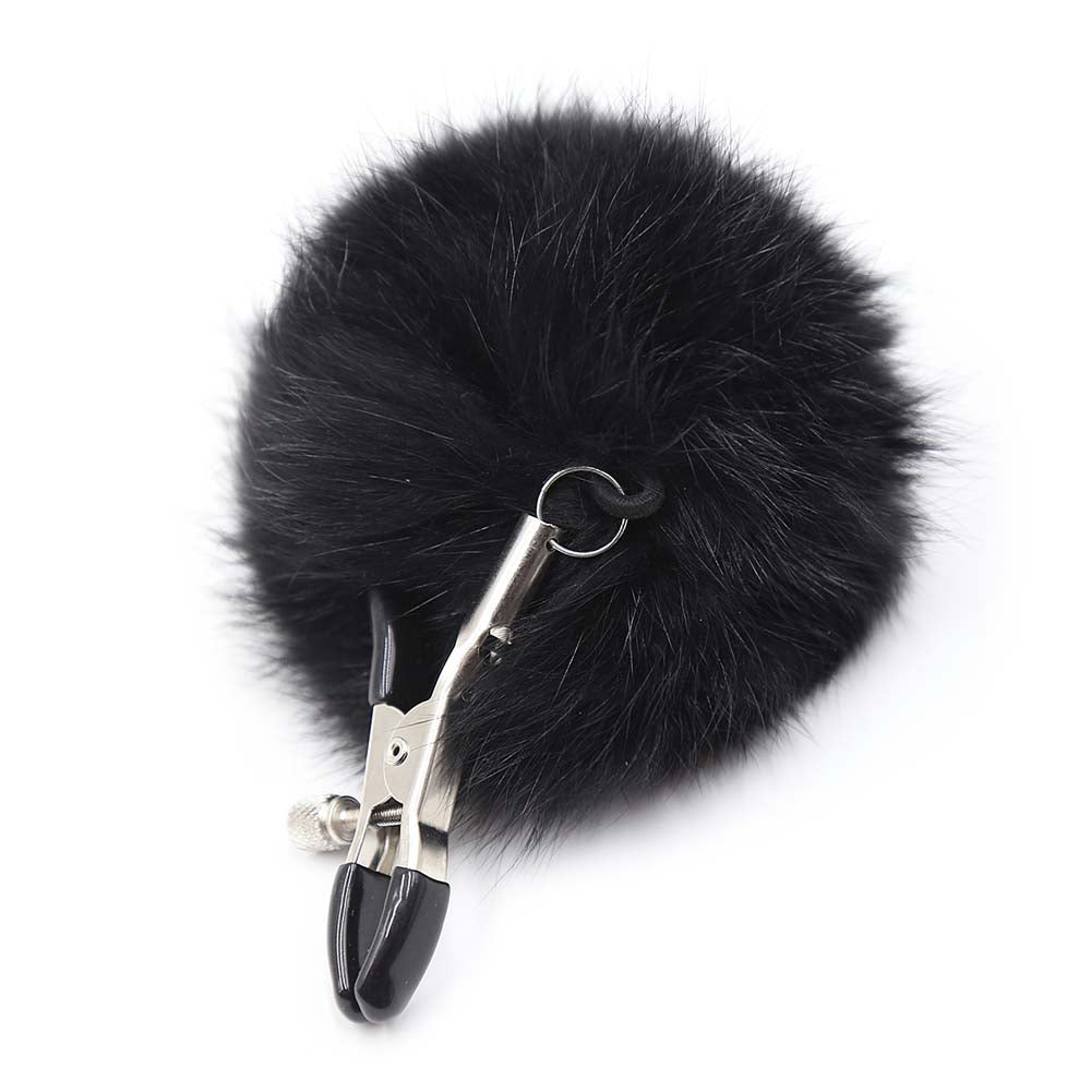 Be Bondage Pince Tétons Boule Fourrure Noire Zoom sur Boule et Pince