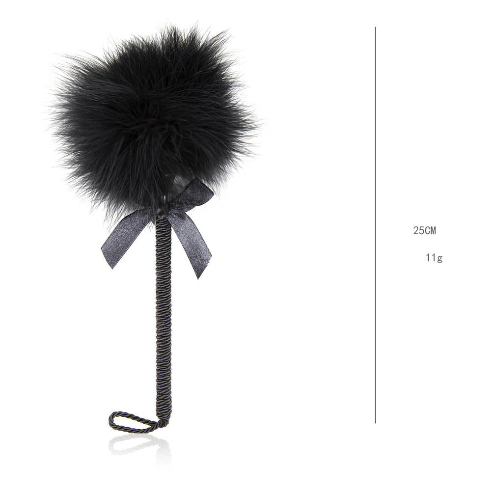 Plumeau érotique avec Noeuds 25cm