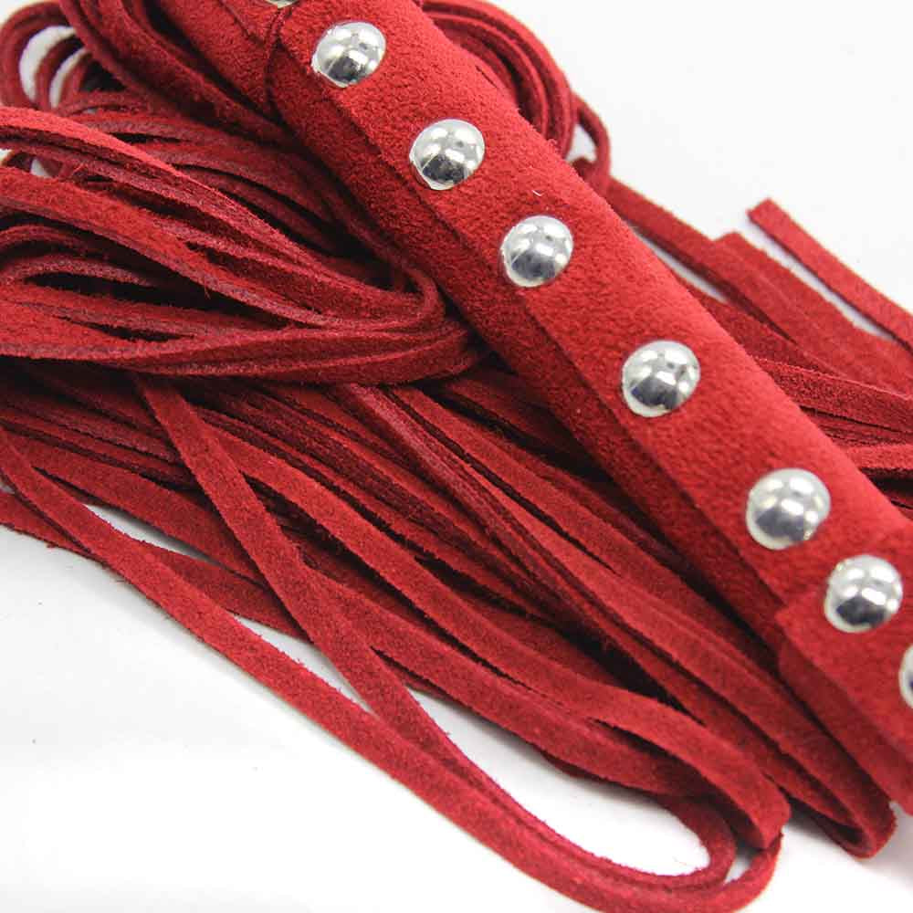 Fouet en Similicuir avec Rivets 60CM