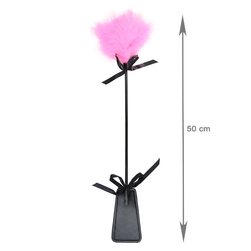 Be Bondage Cravache Plumeau avec Noeuds Rose Vue de Face avec Mesures