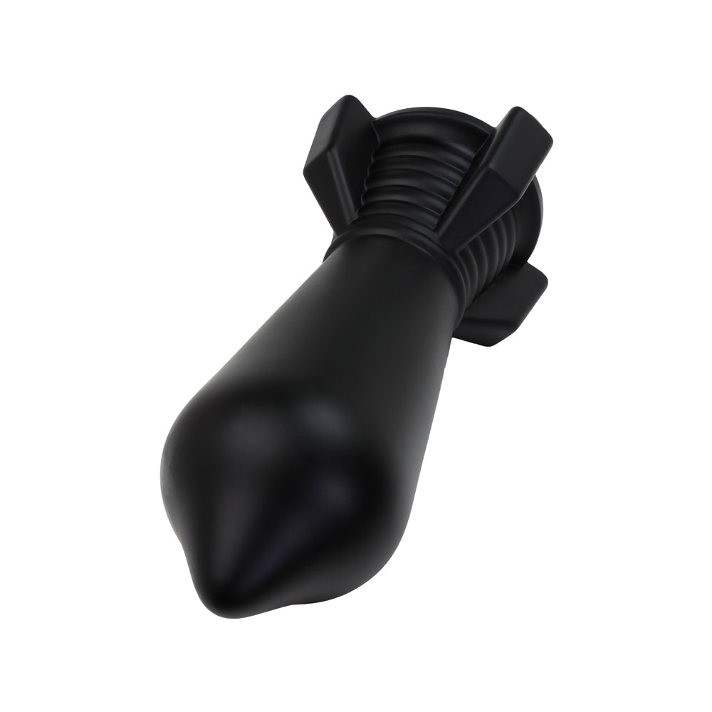 Huge Rocket Plug Be Bondage couché