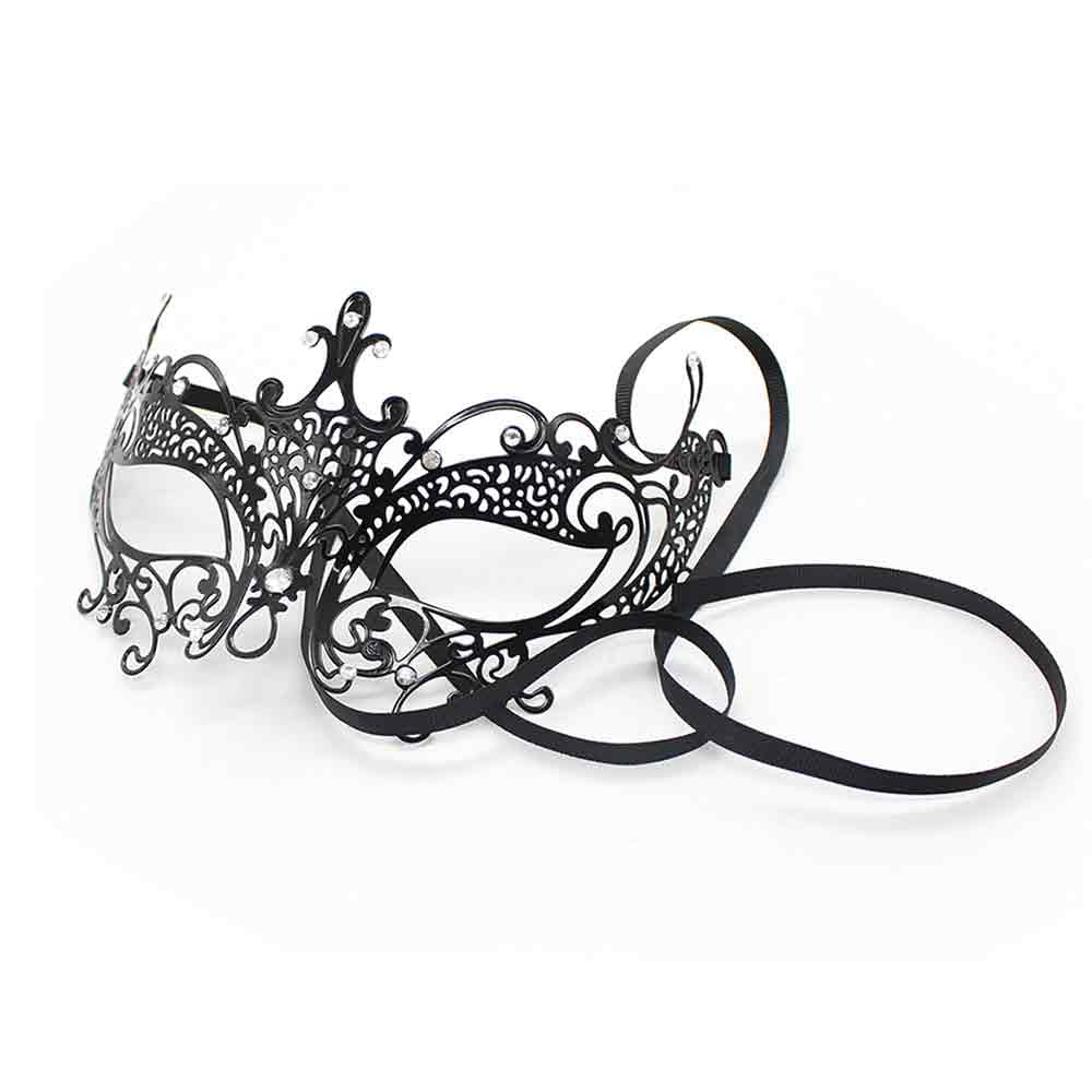 Masque métal Be Bondage sur le côté