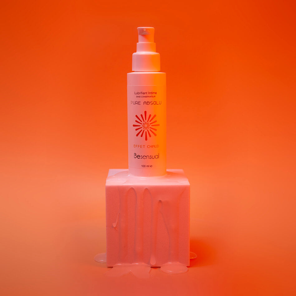 Be Sensual Cosmétiques Lubrifiant à base d'eau Effet Chaud Packaging et Flacon Vue de Face fond Blanc