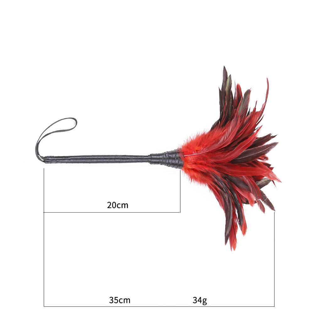 Be Bondage Plumeau Bicolore à Caresses Sensuelles 35 cm Rouge et Noir Vue de Profil avec Mesures